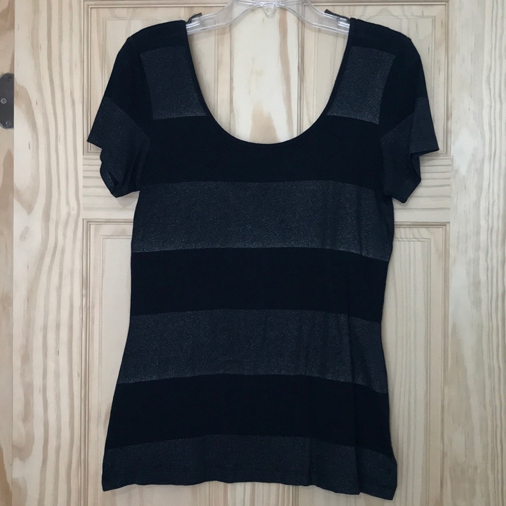 Super cute women’s black and silver top - Size M